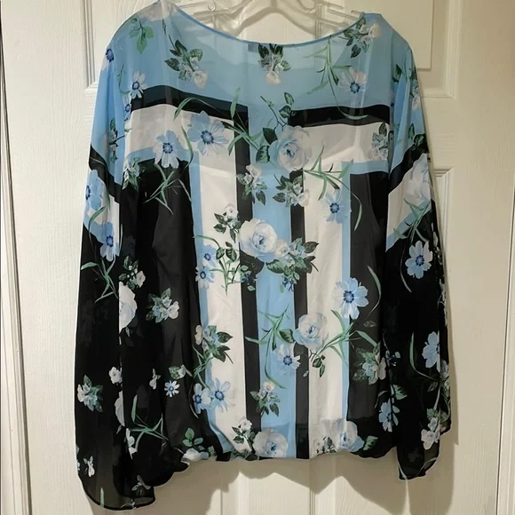Floral Print Women's Top - Picture 7 of 7